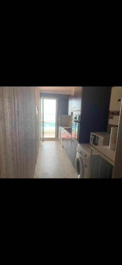 Spacious Bright Nest With Balcony Facing The Sea ปอร์นิเชต์ ภายนอก รูปภาพ